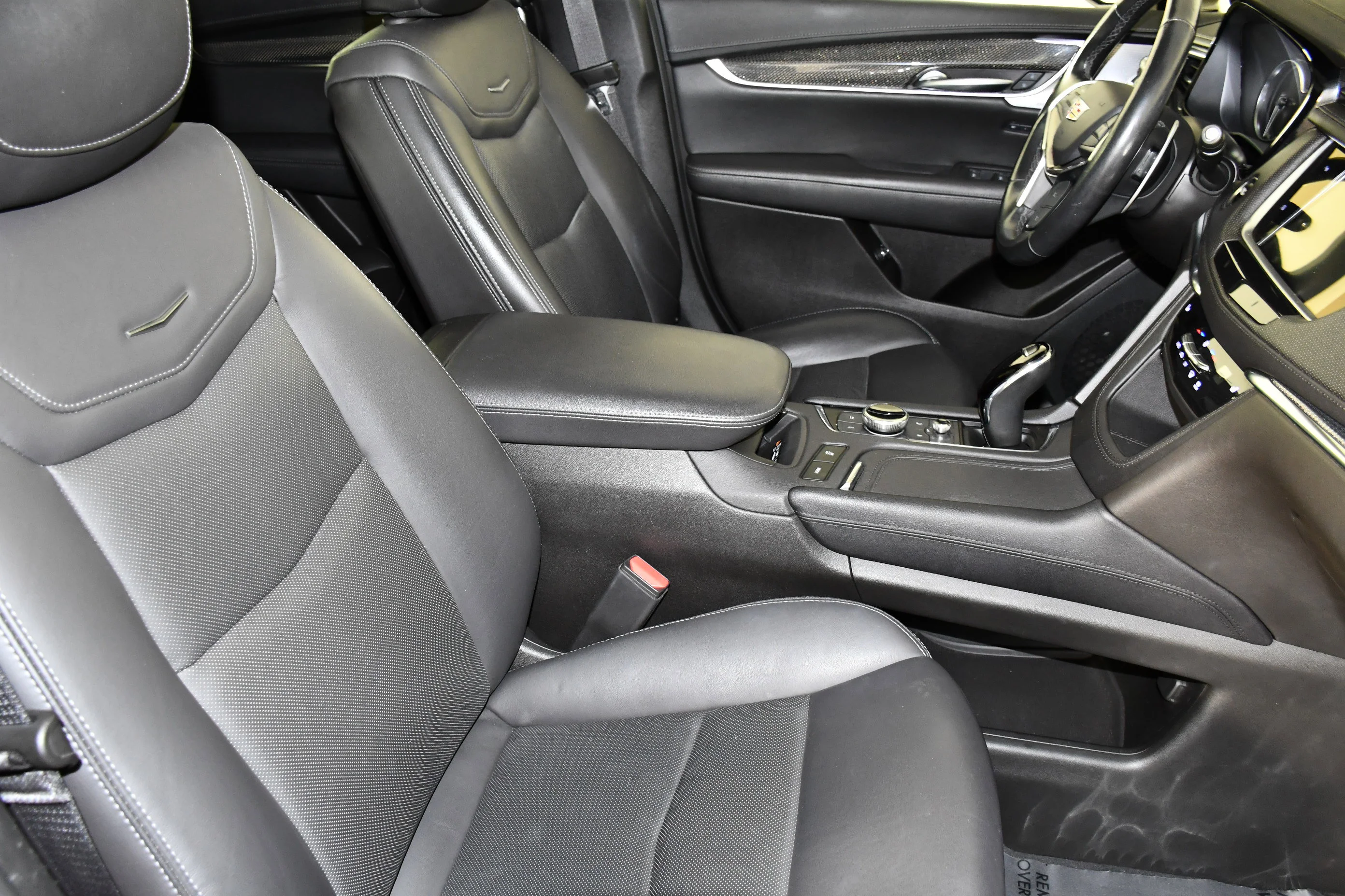 Used 2023 Latte Ea Cadillac AWD Sport image 45