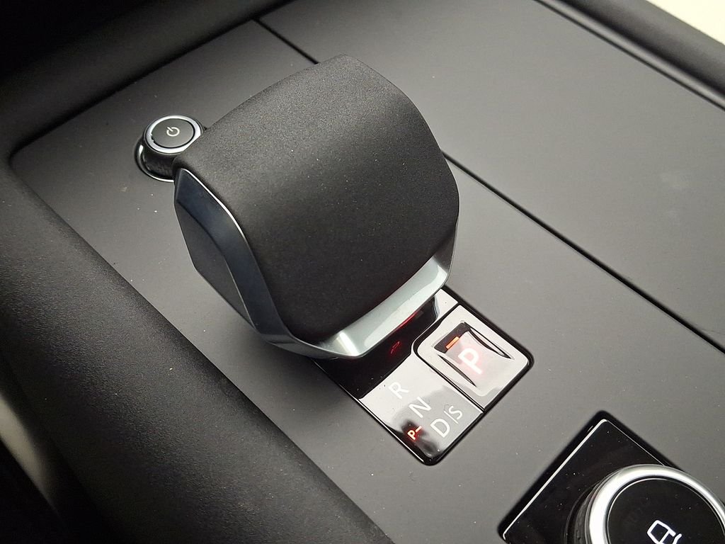 New 2026 Eiger Grey Land Rover S image 12