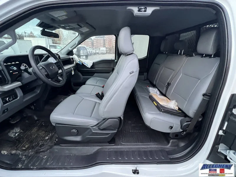 2025 Ford F-550 Super Duty Chassis Cab XL - Photo 16