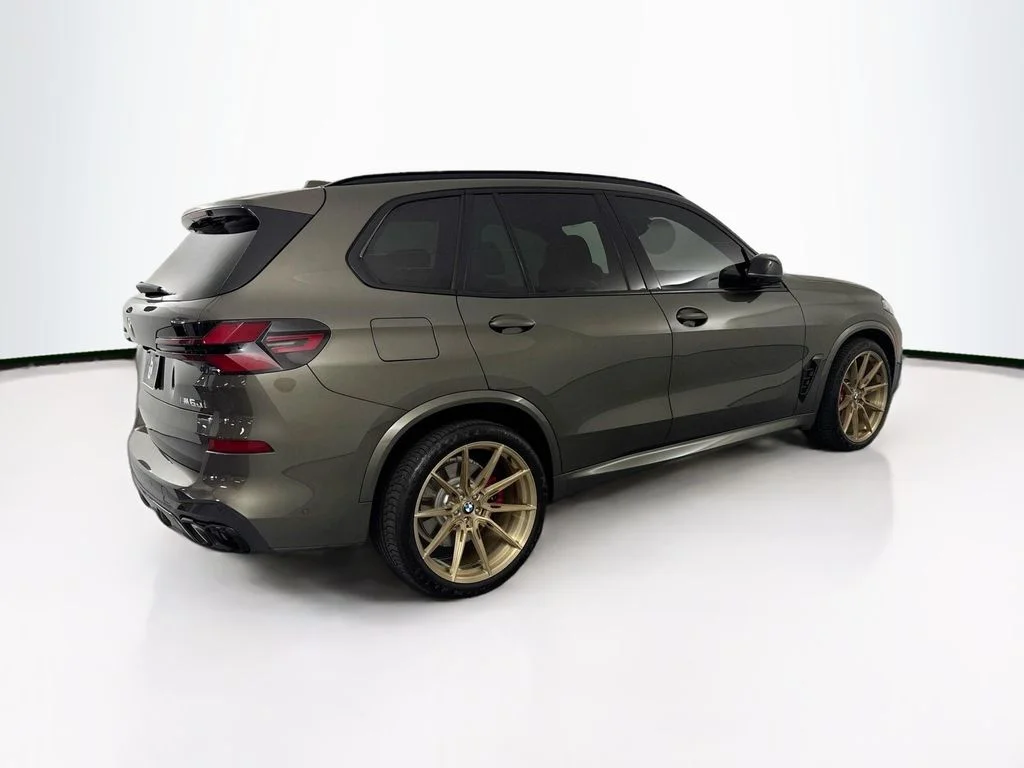 Used 2024 Green BMW M60i image 5