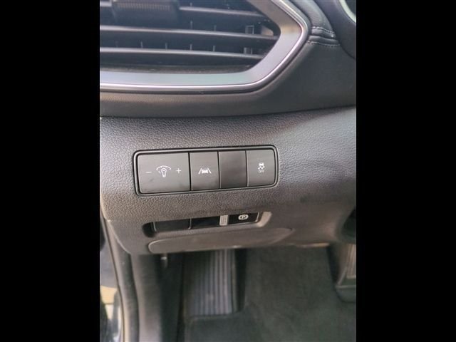 Used 2022 Black Hyundai SEL image 9