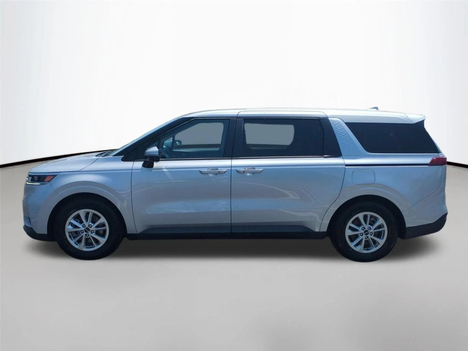 Used 2022 Kia Carnival LX Seat Pkg with VIN KNDNB4H37N6155798 for sale in Fort Mill, SC