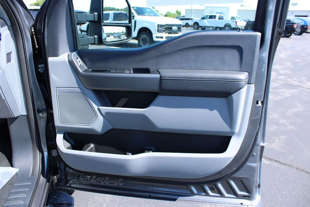 New 2026 Carbonized Gray Metallic Ford F-350® XLT image 21