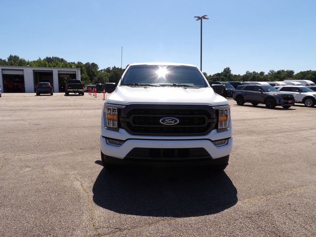 Used 2023 Oxford White Ford XLT image 3