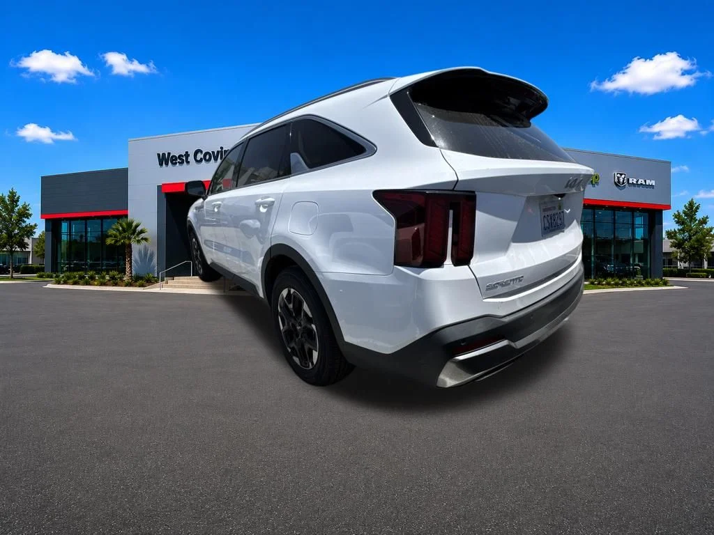 Used 2024 White Kia S image 5