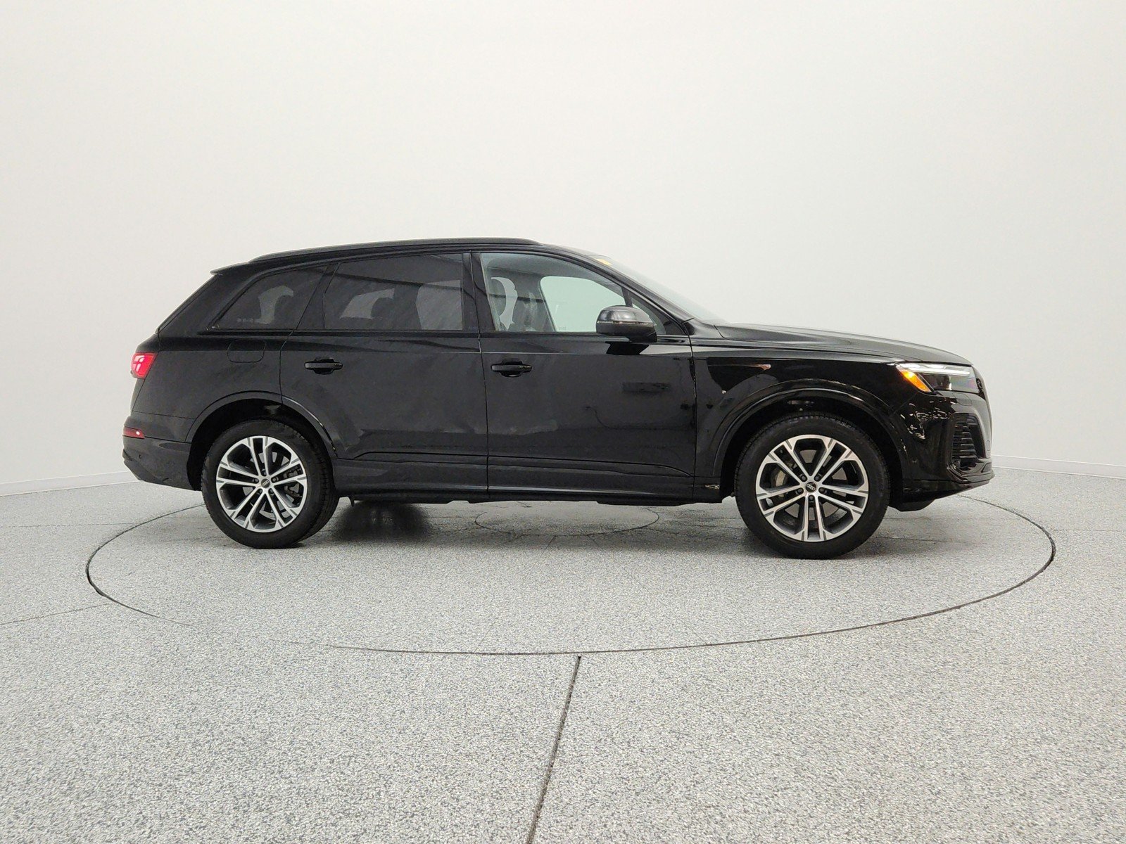 Used 2025 Mythos Black Metallic Audi Premium Plus 45 TFSI quattro image 4