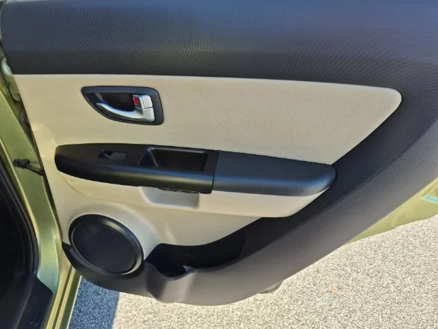 Used 2012 Green Kia Exclaim image 31