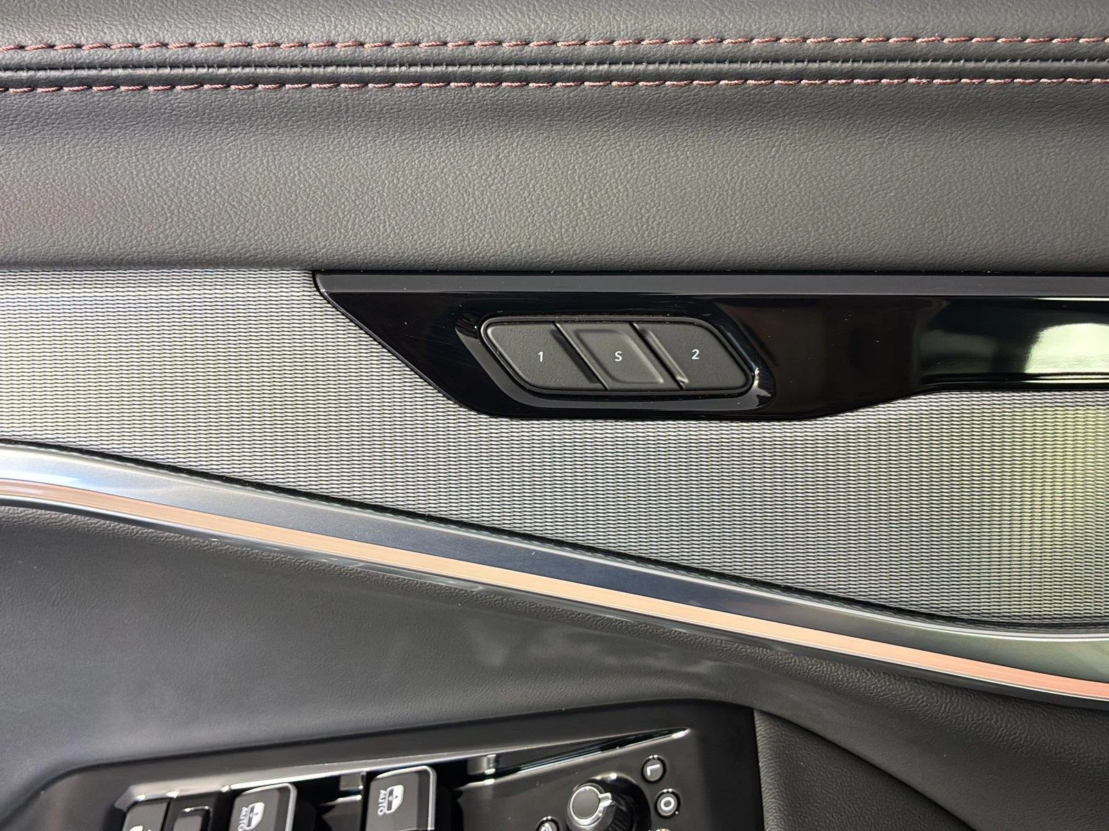 Used 2024 Baltic Gray Metallic Clearcoat Jeep Launch Edition image 25