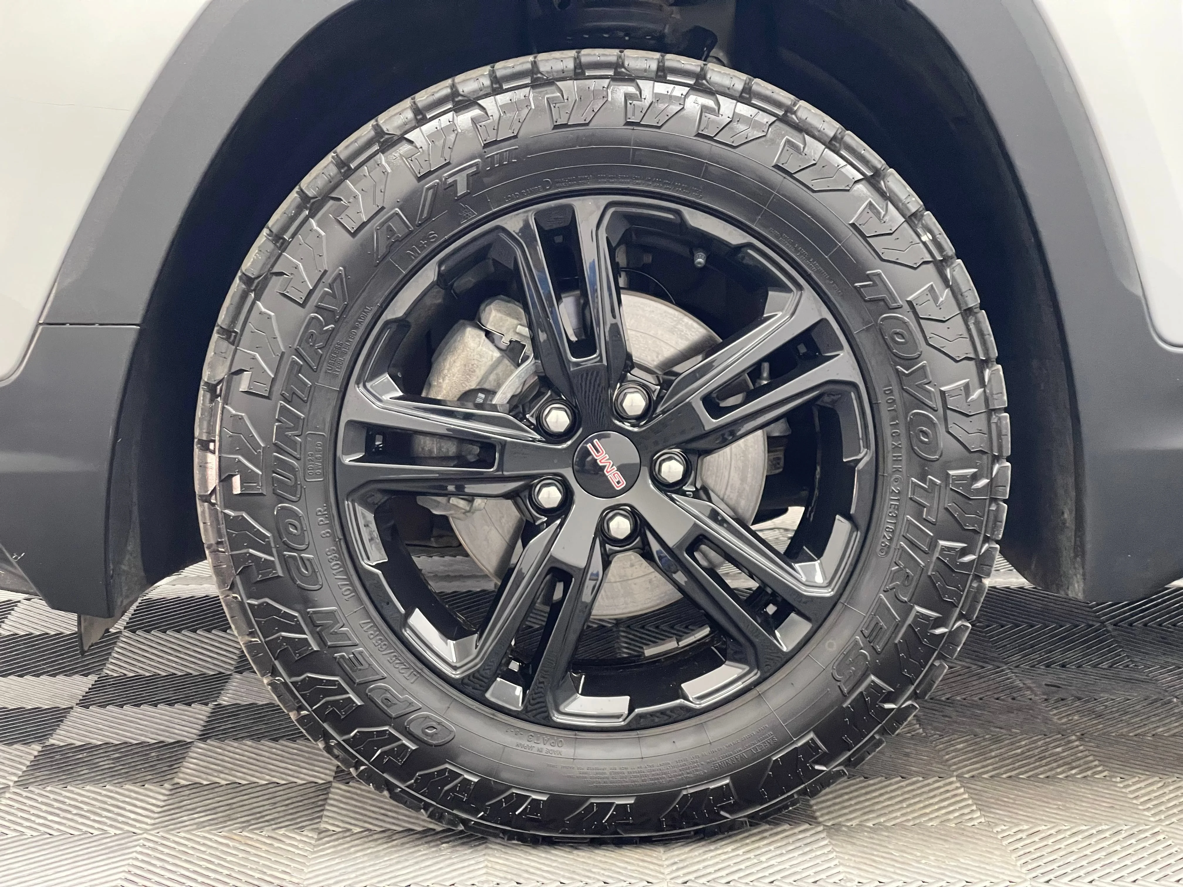 Used 2024 Sterling Metallic GMC AT4 image 15