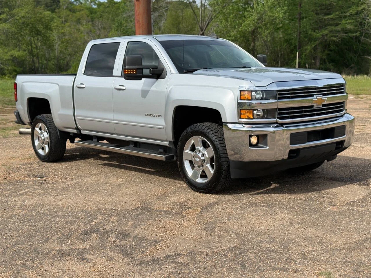 Used 2016 Silver Chevrolet LT 4x2 4dr Crew Cab SB image 7