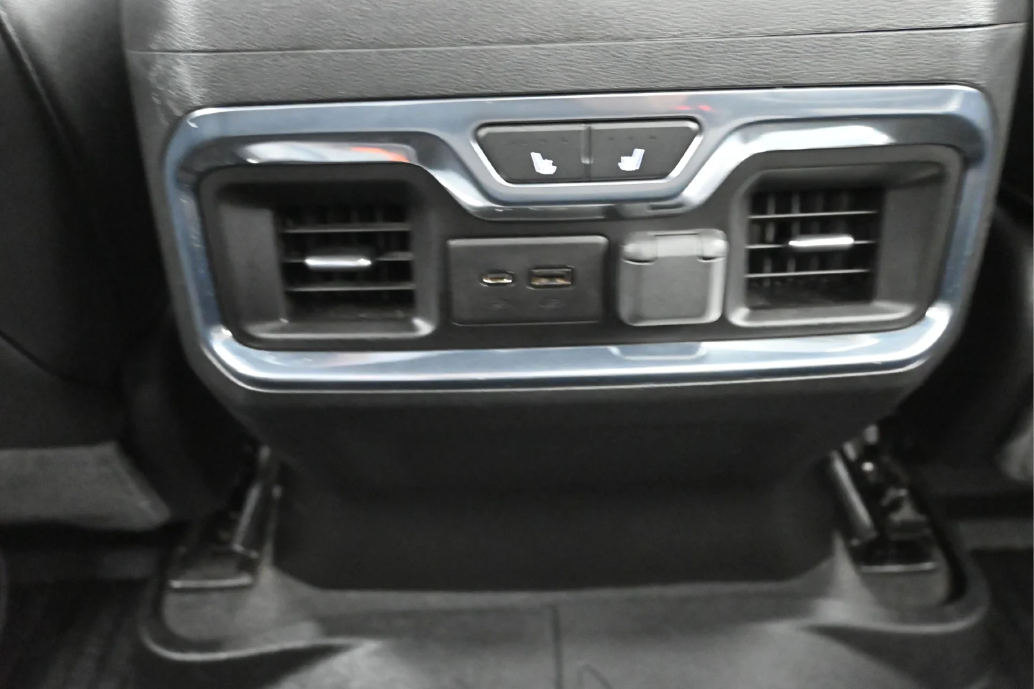 Used 2020 Black GMC AT4 image 24