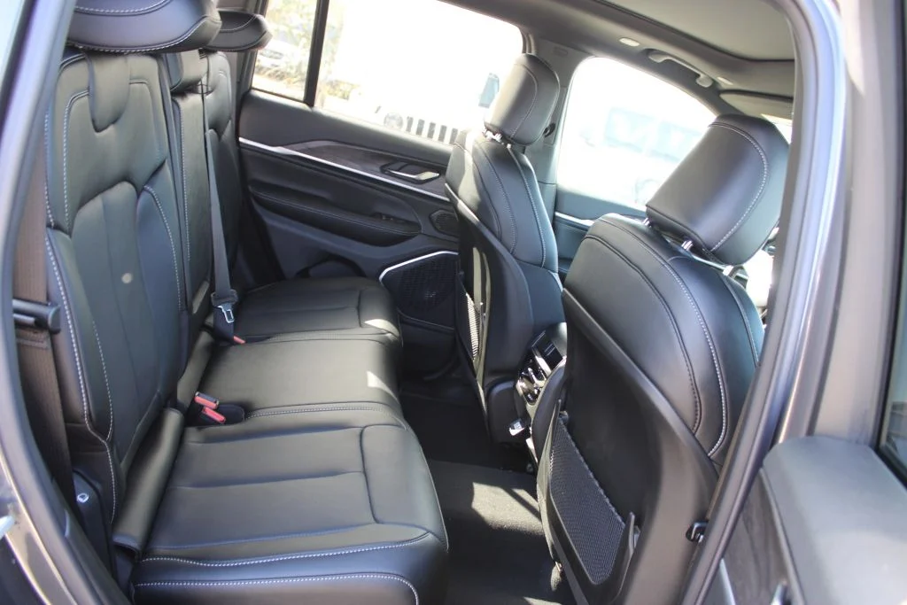New 2026 Baltic Gray Metallic Clearcoat Jeep Limited Reserve image 12