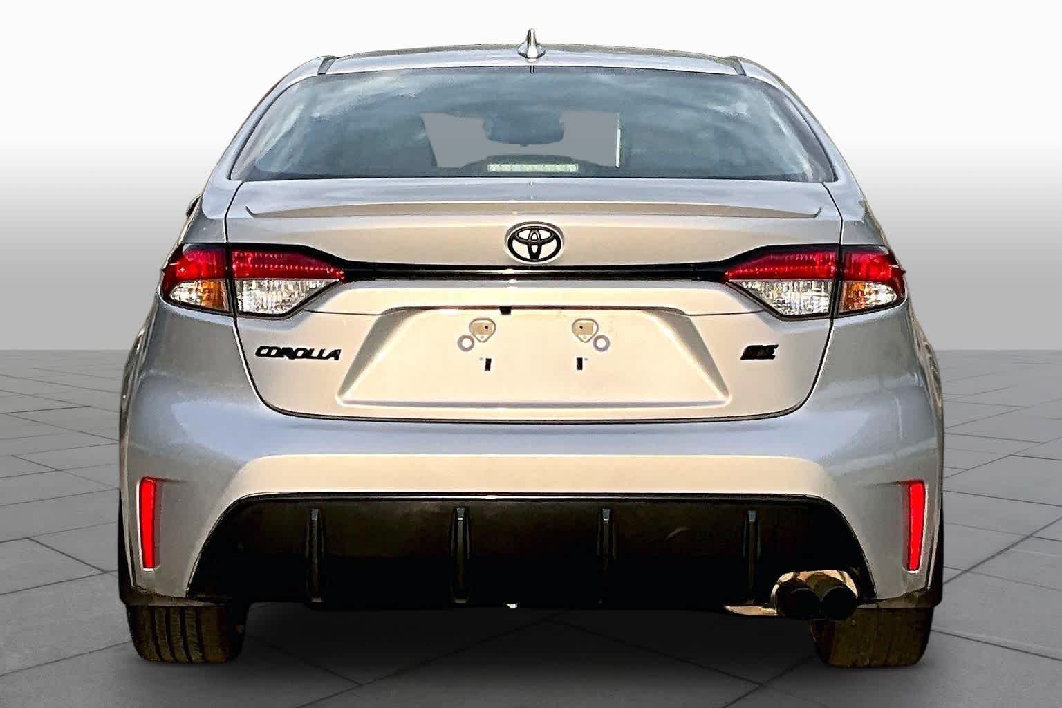 Used 2023 Classic Silver Metallic Toyota SE image 5