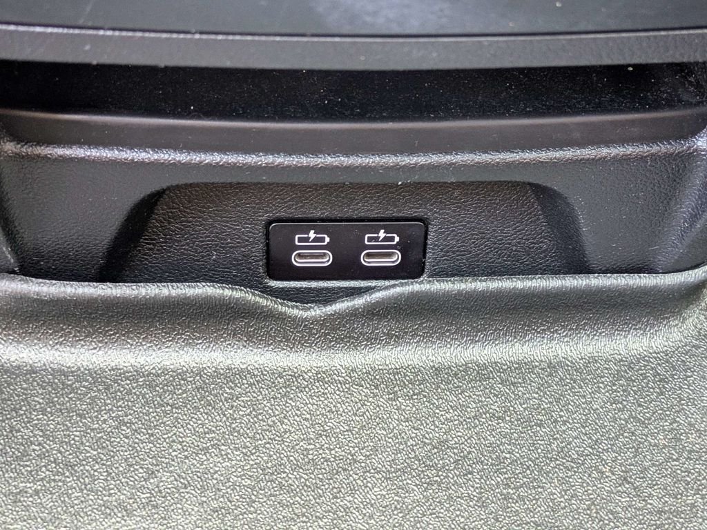 Used 2022 Black BMW sDrive30i image 15