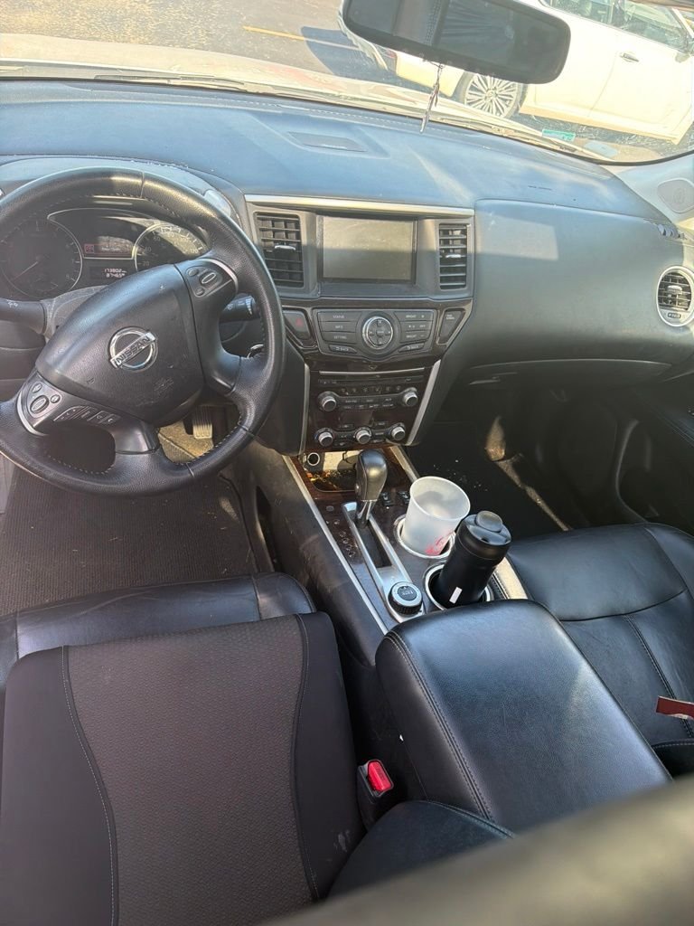 Used 2013 Moonlight White Nissan SL image 8
