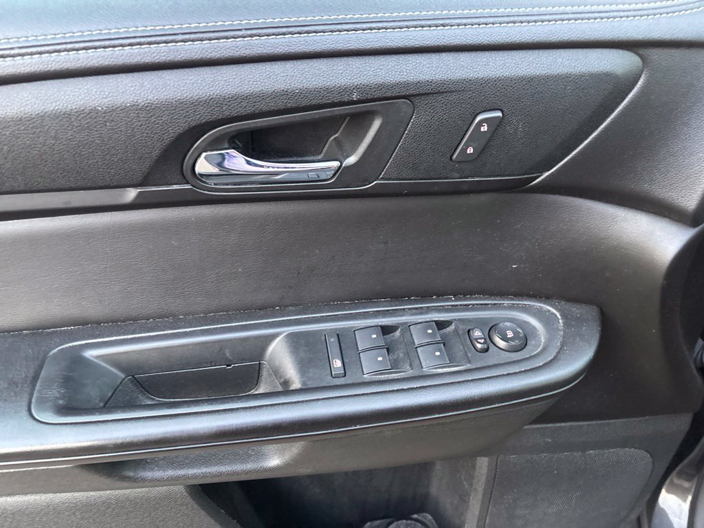 Used 2015 Silver GMC SLE-2 image 7