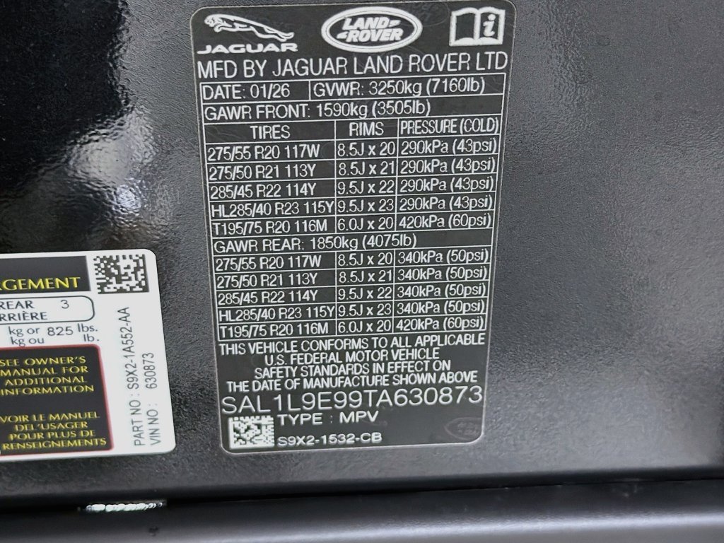 Used 2026 Black Land Rover Dynamic SE image 34
