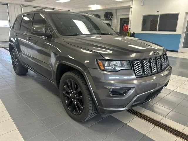 2018 Jeep Grand Cherokee Altitude 4WD's photo