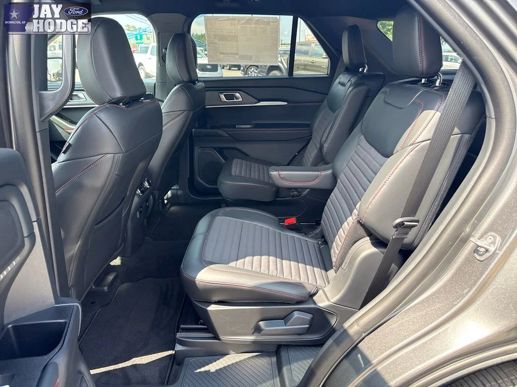 New 2026 Carbonized Gray Metallic Ford ST-Line image 32