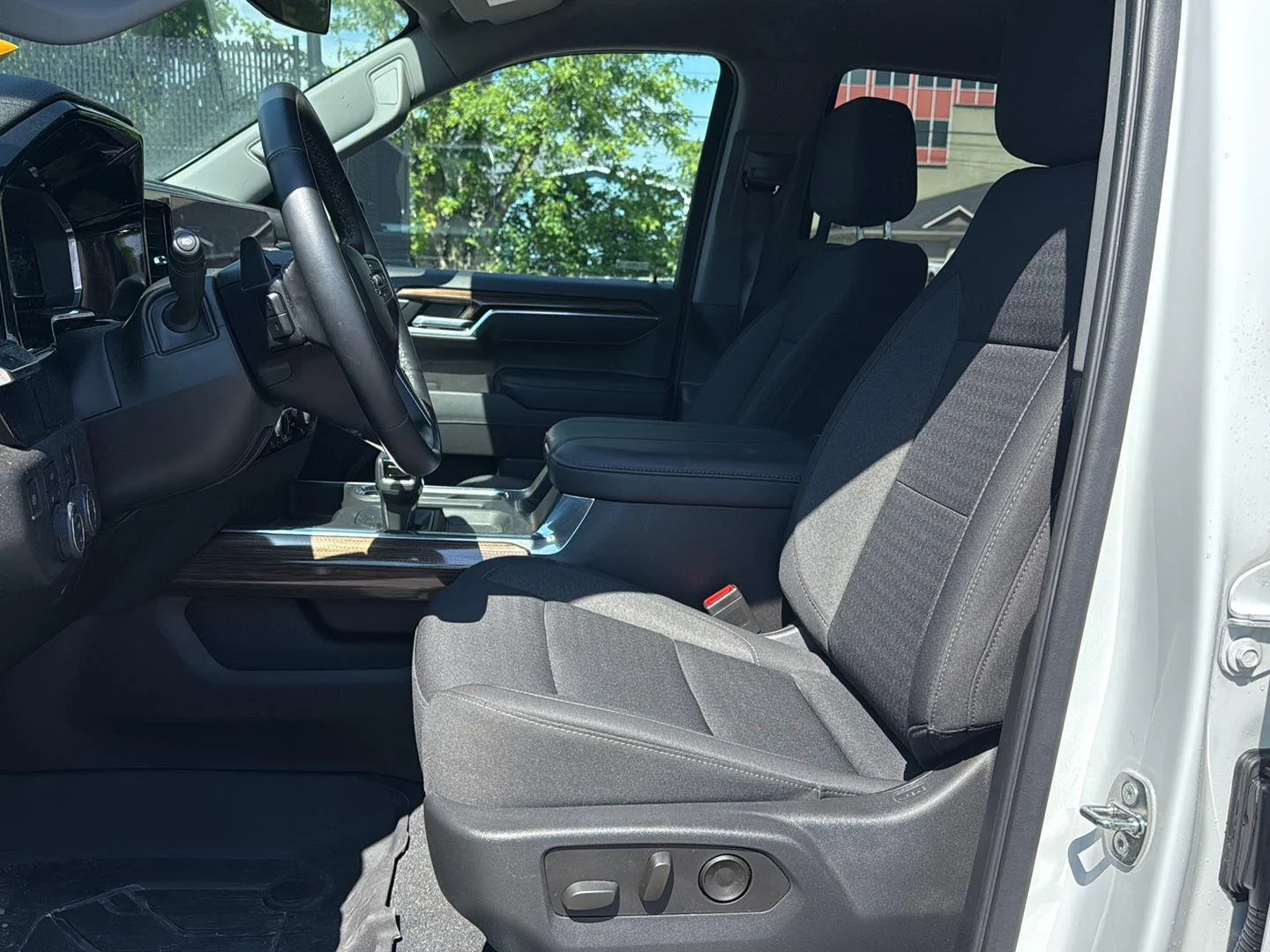 Used 2023 Summit White Chevrolet RST image 9