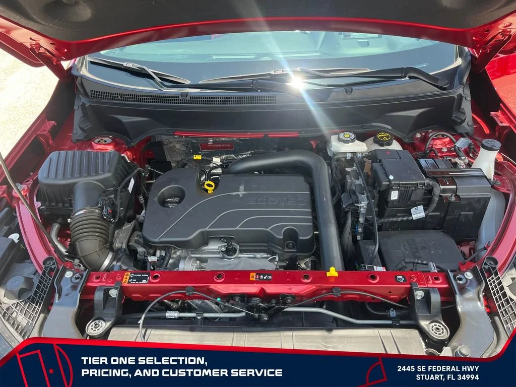 Used 2024 Volcanic Red Tintcoat GMC SLT image 11