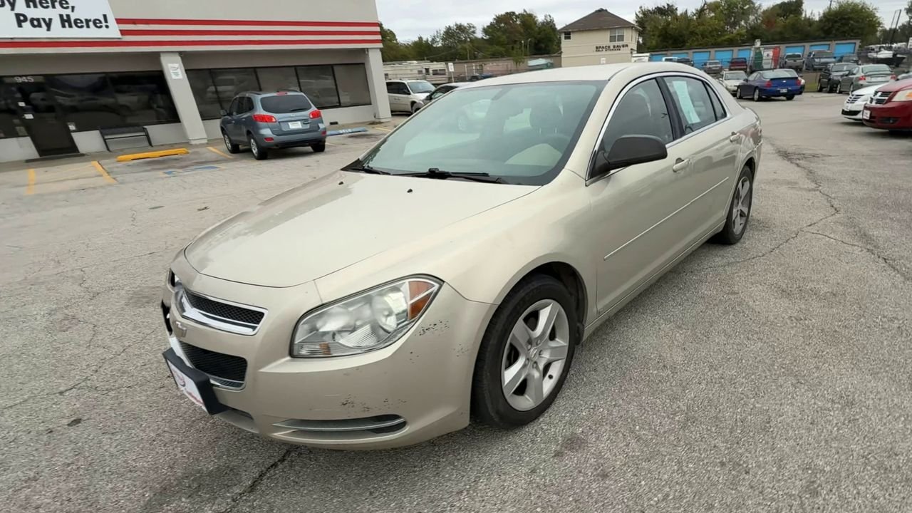 2009 Chevrolet Malibu LS photo 3
