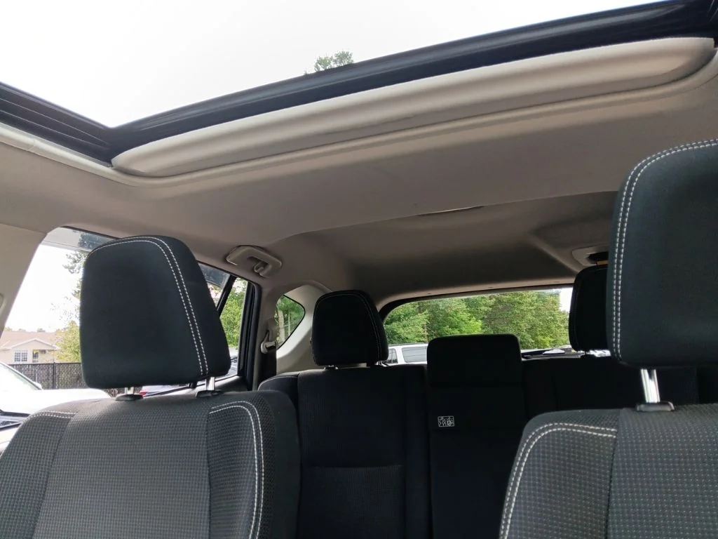 Used 2018 Galactic Aqua Mica Toyota XLE image 27