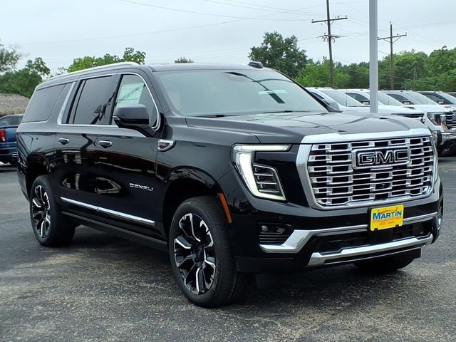 2026 GMC Yukon XL Denali - Photo 3