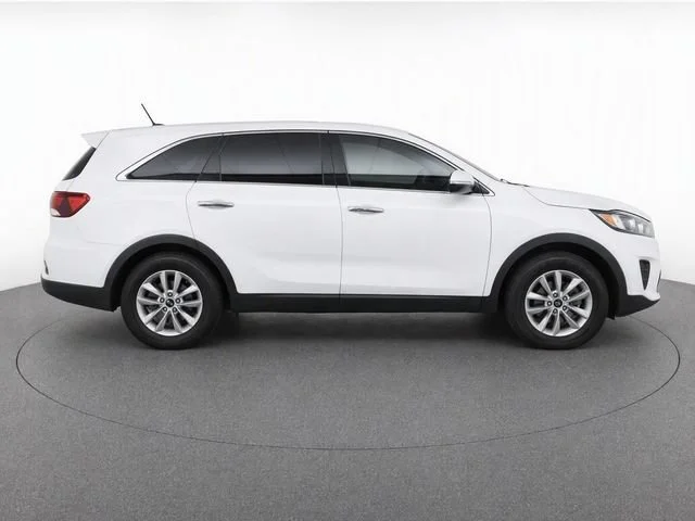 Used 2019 Snow White Pearl Kia L image 8
