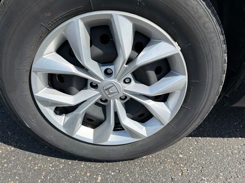 Used 2024  Honda LX image 9