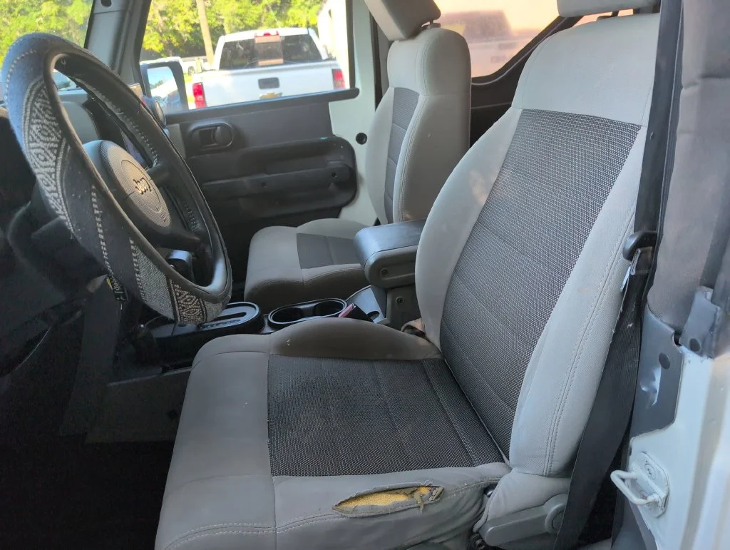 Used 2008 Green Jeep X image 15