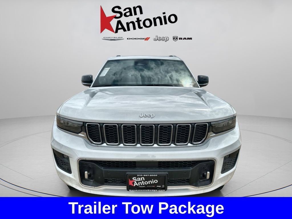New 2025 Bright White Clear-Coat Exterior Paint Jeep Overland image 4