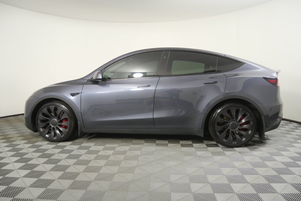Used 2023  Tesla Performance image 8