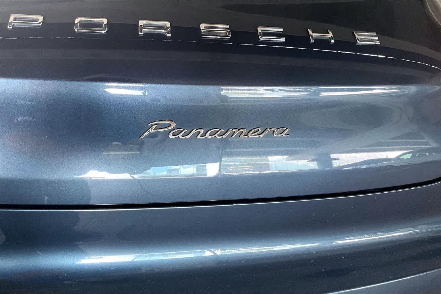 Used 2014 Yachting Blue Metallic Porsche  image 29
