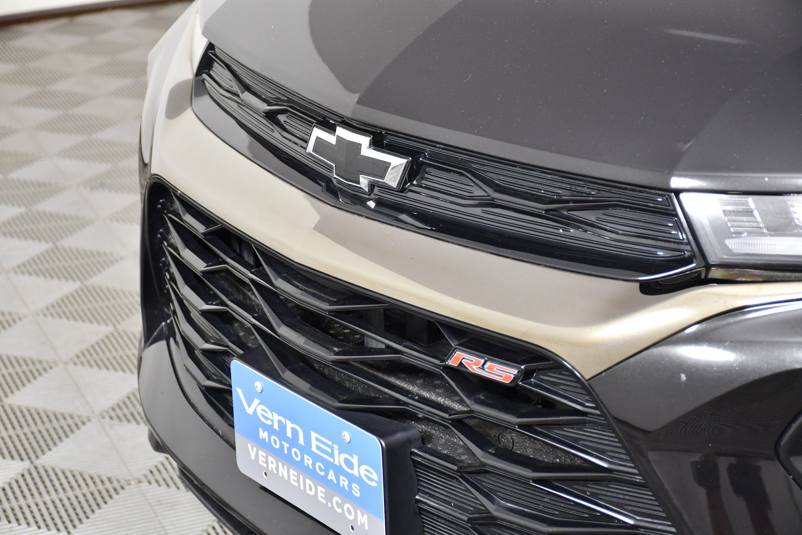 Used 2023 Mosaic Black Metallic Chevrolet RS image 11