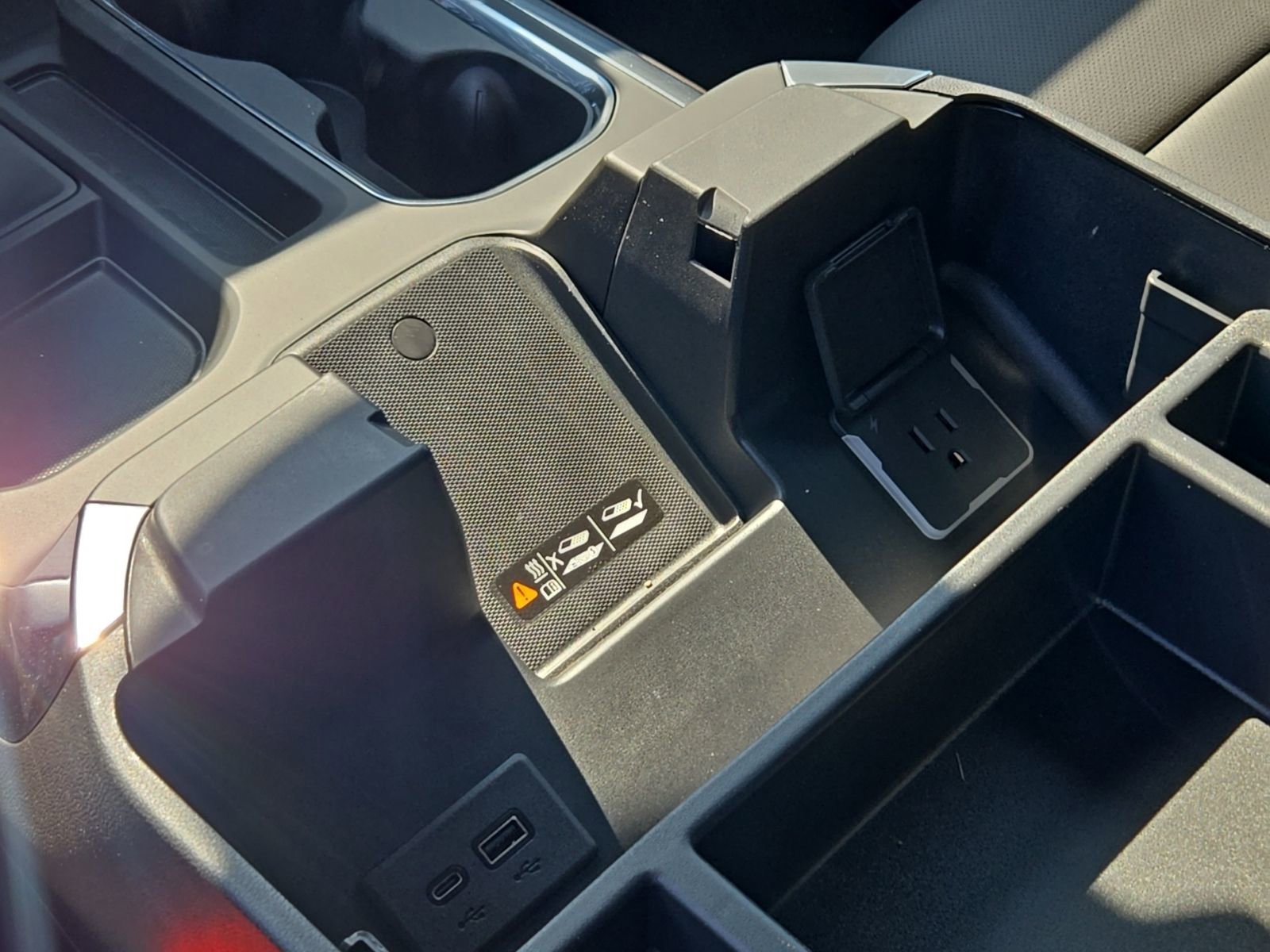 2026 GMC Sierra 1500 SLT - Photo 28