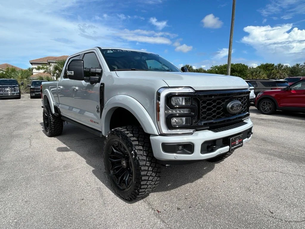 New 2026 Avalanche Ford Lariat image 2