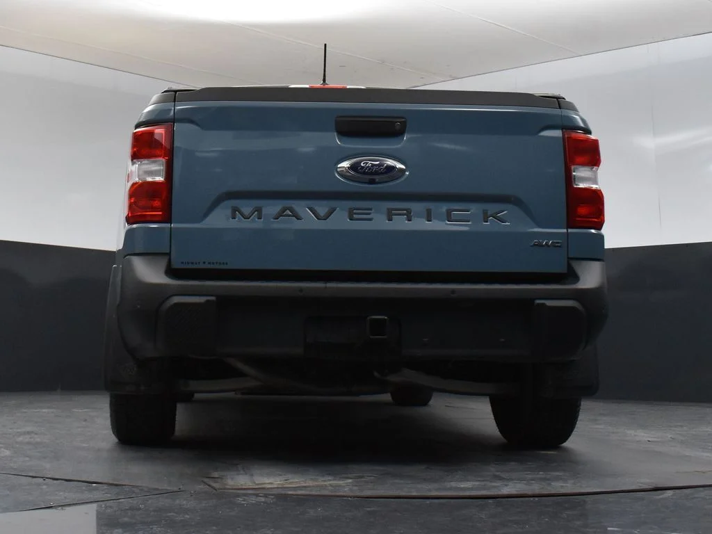 Used 2022 Blue Ford Lariat image 30