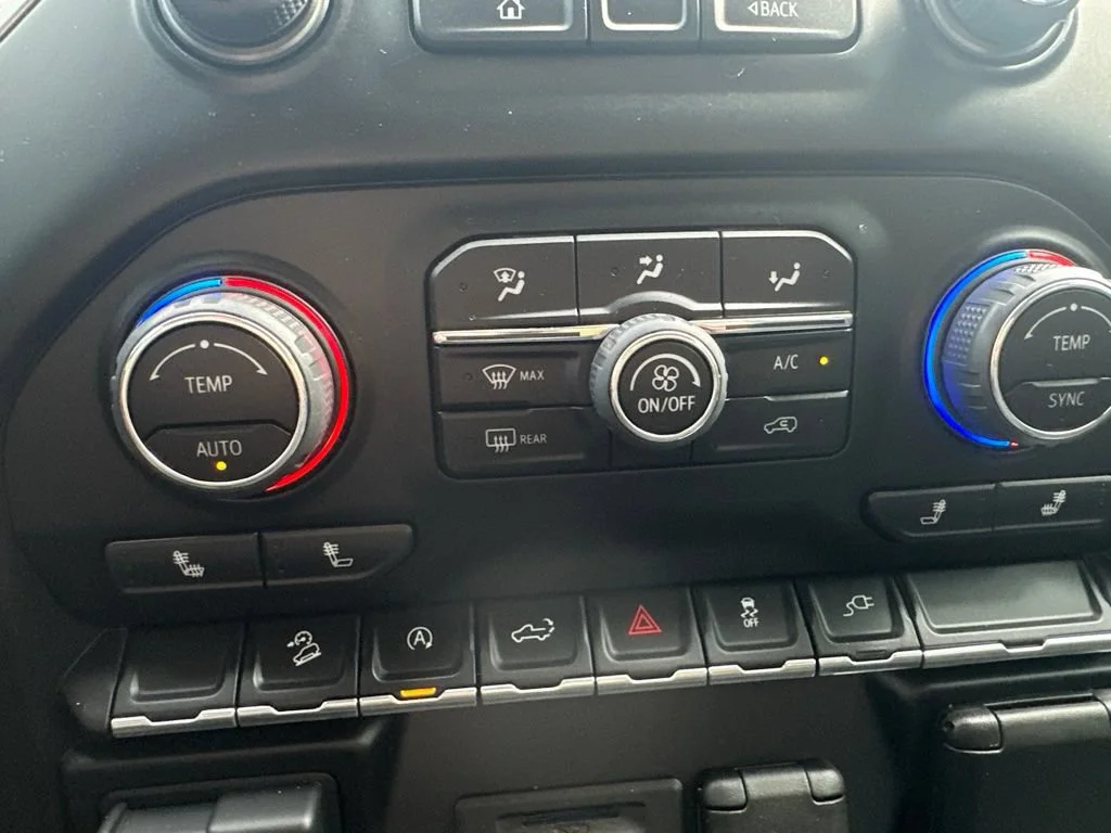 Used 2022 Iridescent Pearl Tricoat Chevrolet LT image 21