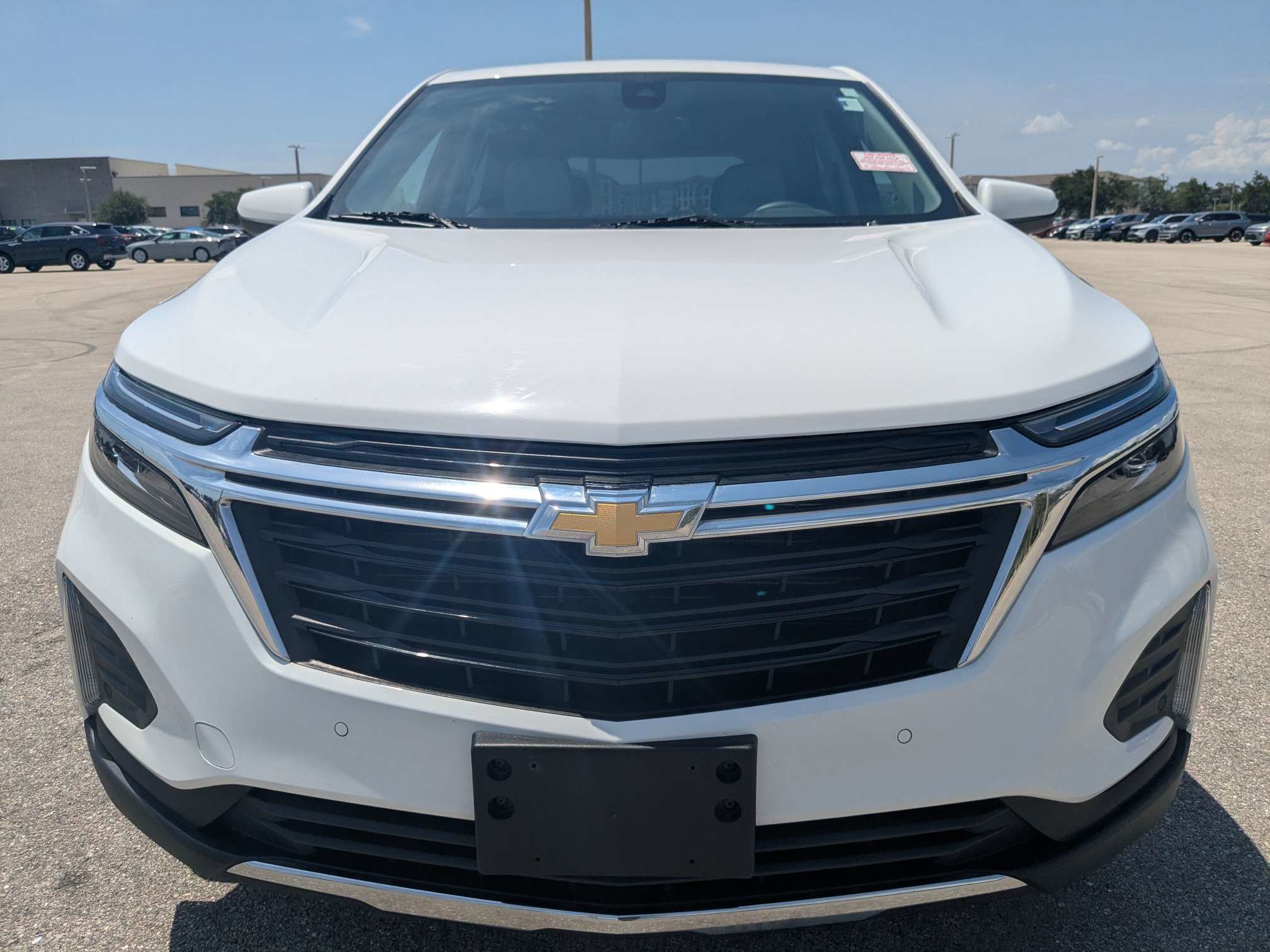 Used 2024 Summit White Chevrolet LT image 3