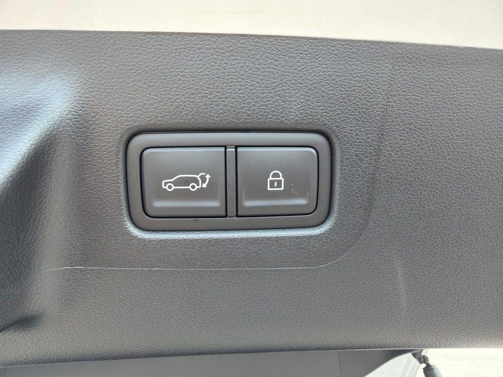 New 2026 Silver Hyundai SEL image 9
