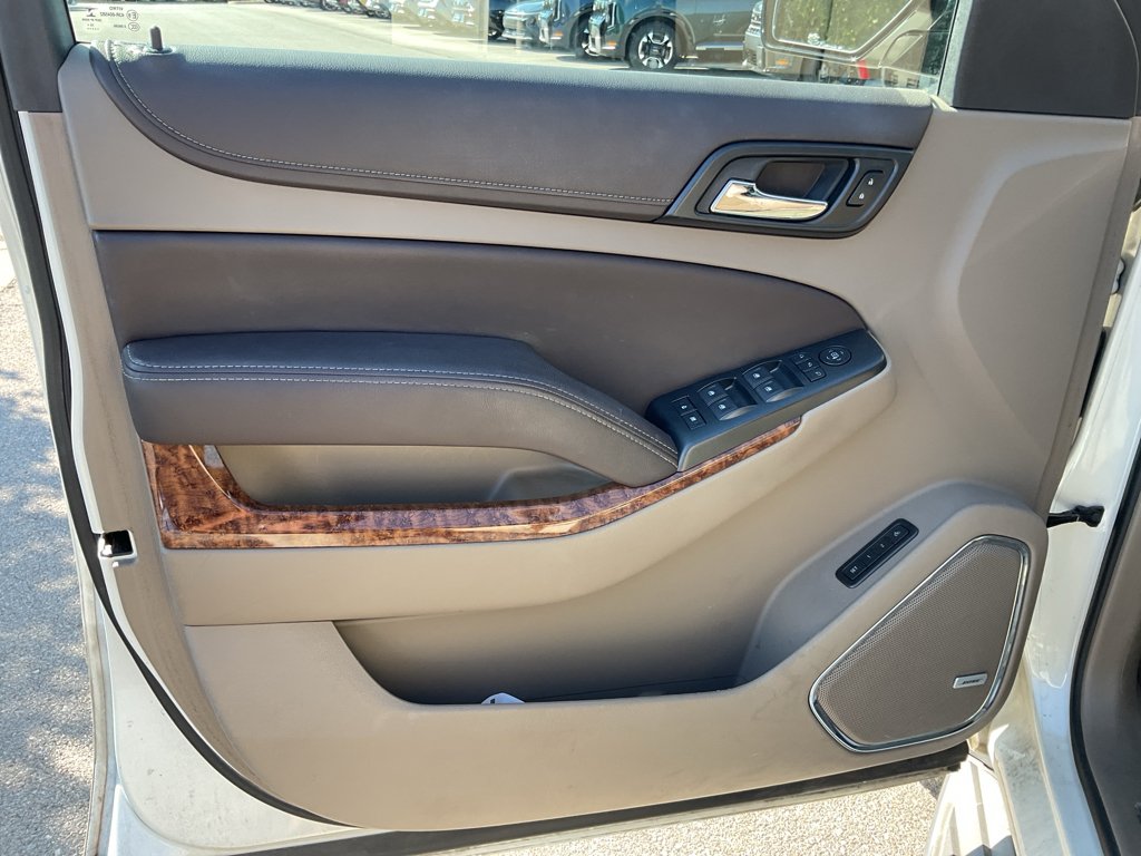 Used 2015 White Diamond Tricoat Chevrolet LTZ image 19