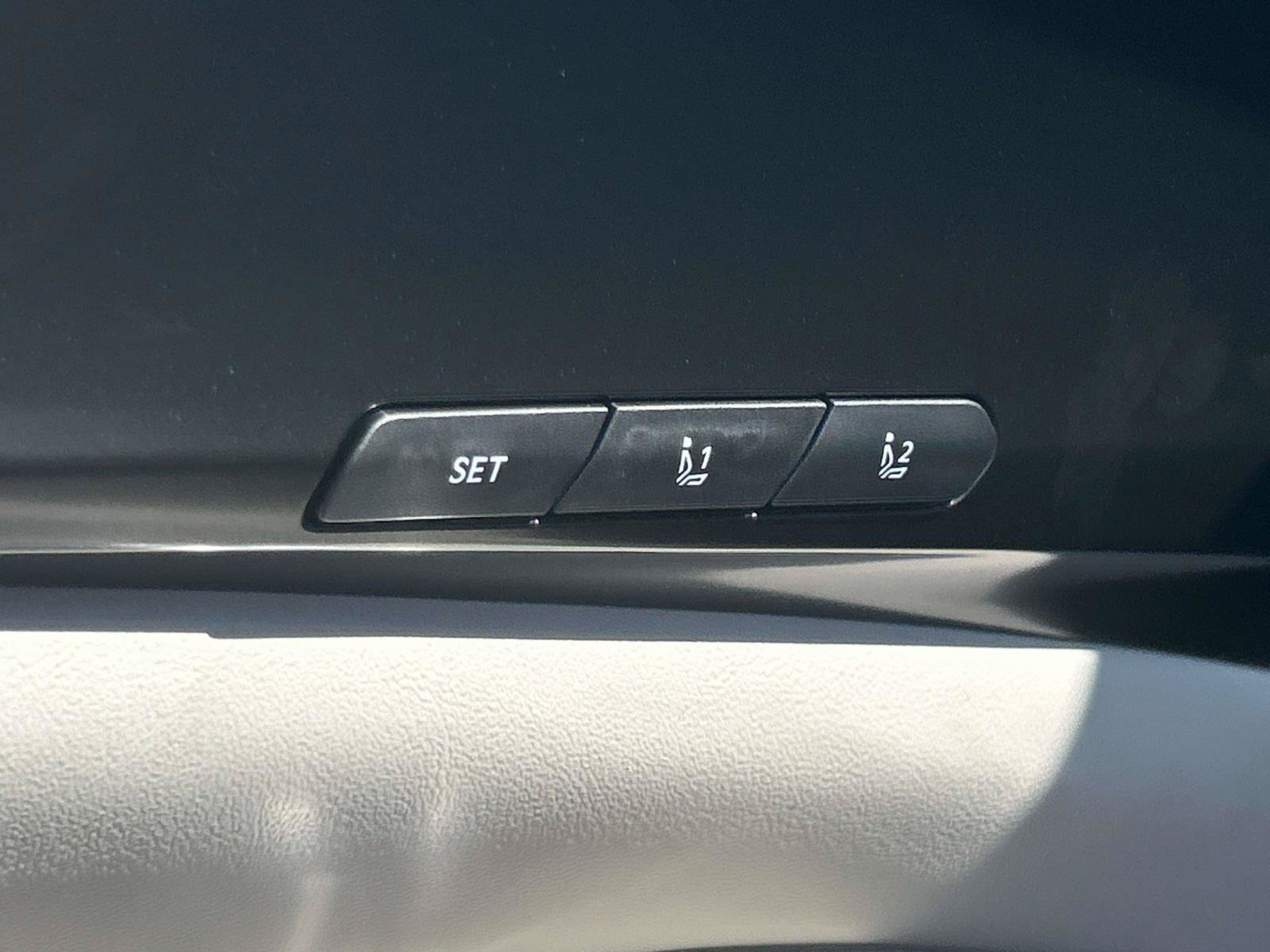 New 2027 Snow White Pearl Kia SX image 22