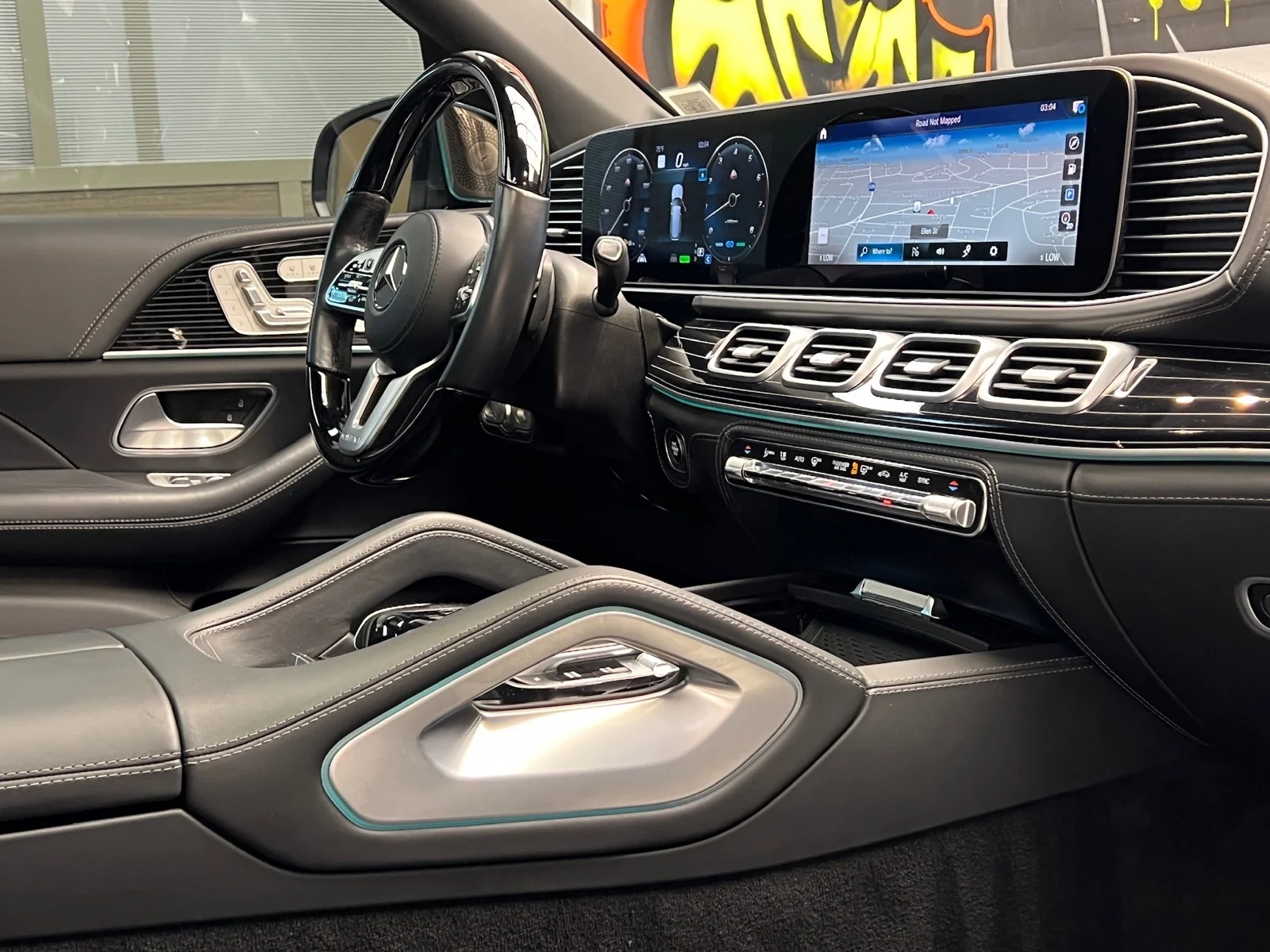 Used 2022 Cirrus Silver Metallic (922) Mercedes-Benz Mercedes-Maybach GLS 600 4MATIC® image 25