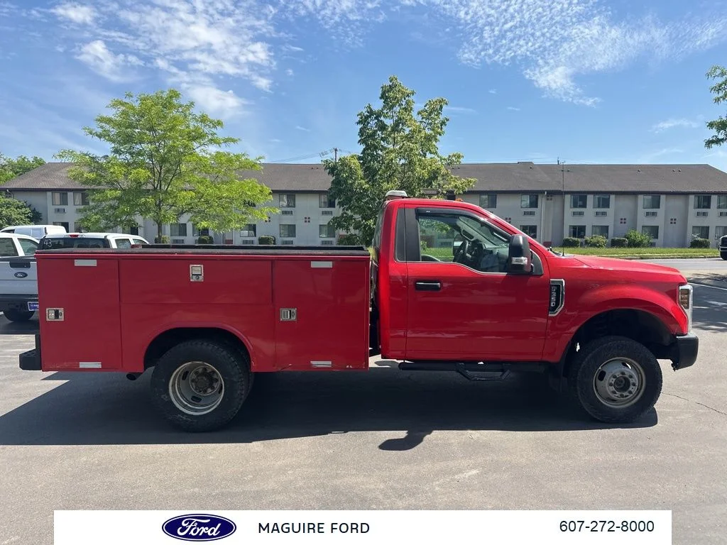 Used 2019 Red Ford XL image 3