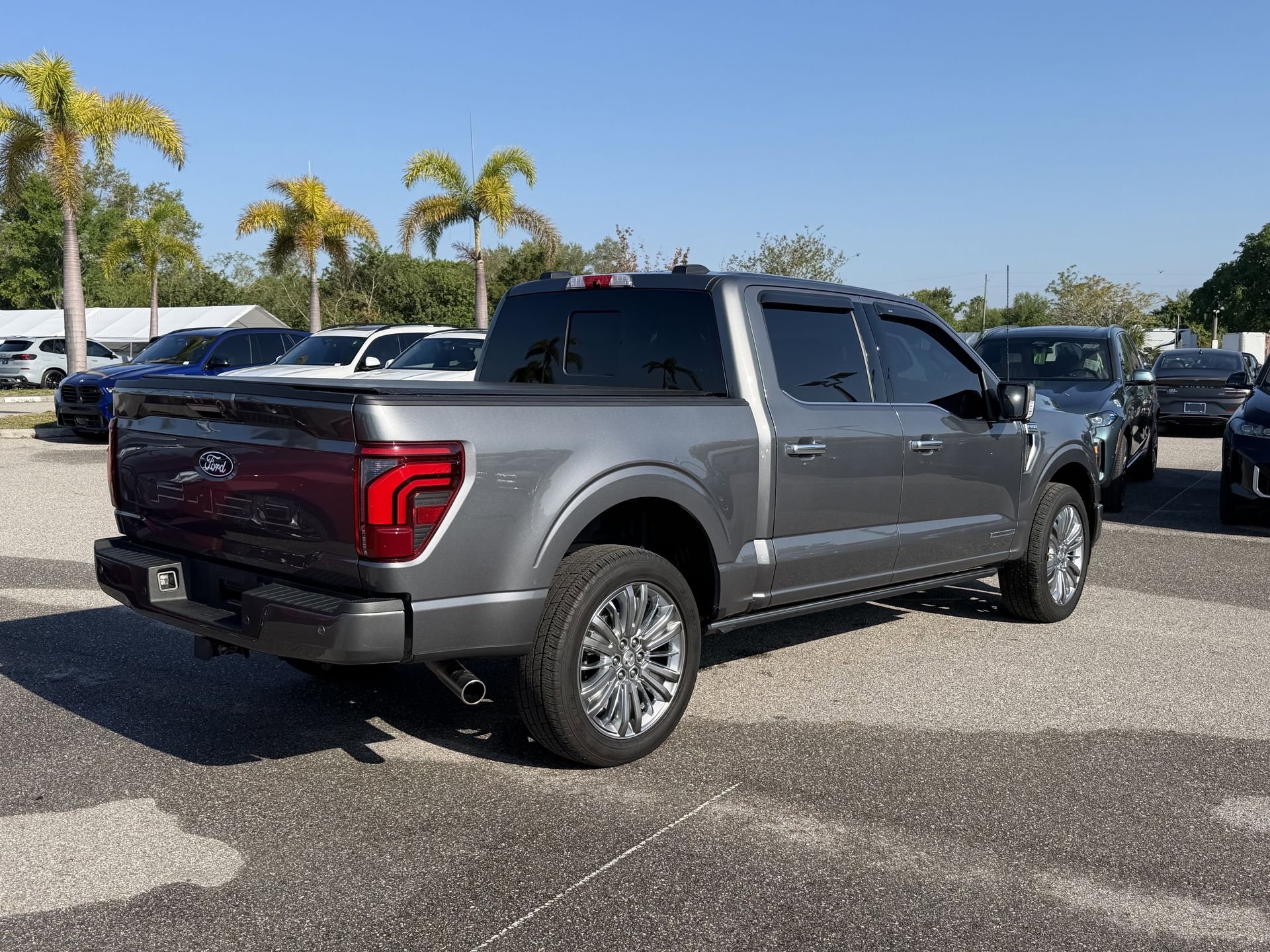 View vehicle photo 4