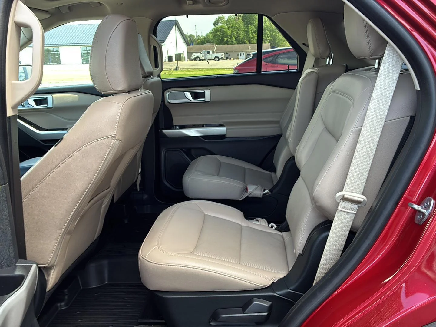 Used 2021 Rapid Red Metallic Tinted Clearcoat Ford Limited image 10