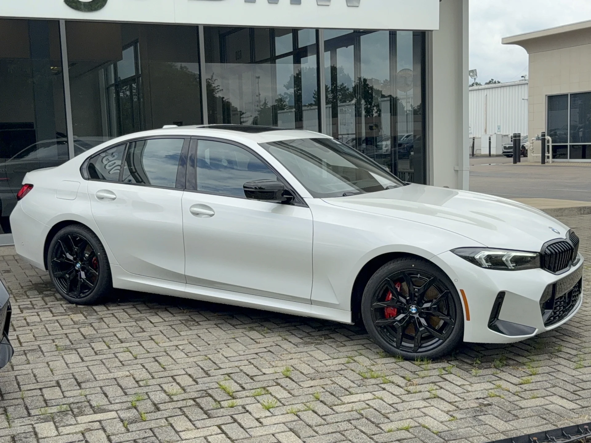 New 2026 Mineral White Metallic BMW xDrive image 2