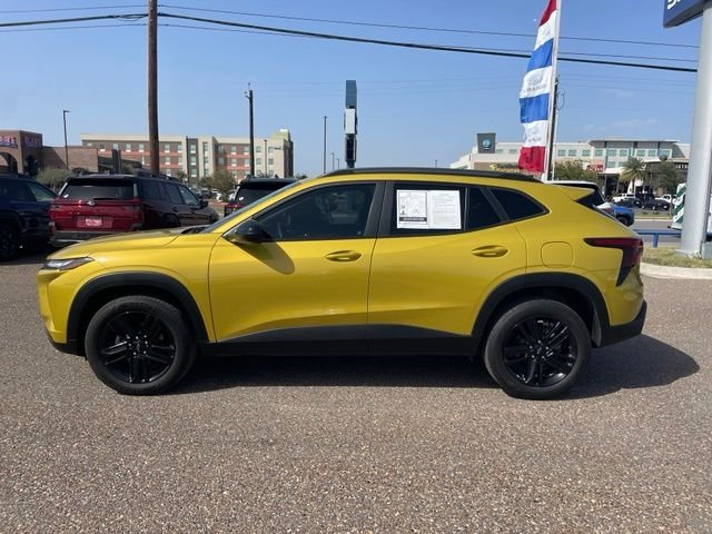 Used 2025 Yellow Chevrolet ACTIV image 5