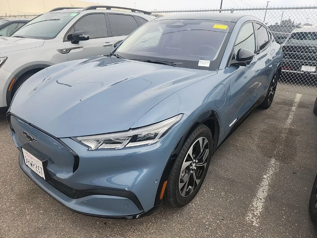 Used 2023 Blue Ford Premium image 4